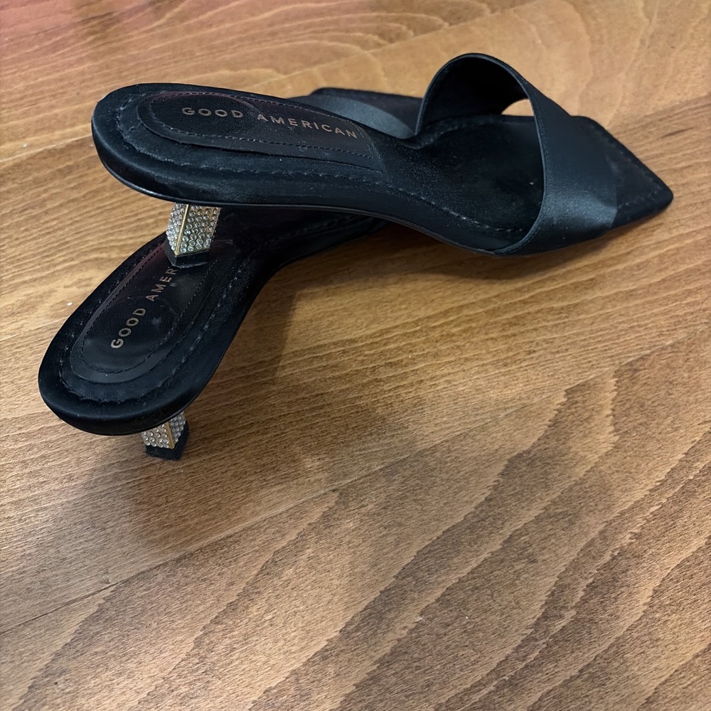 Good American Kickstand Slide Sandal Black Satin Gold Diamond  Kitten Size 8
